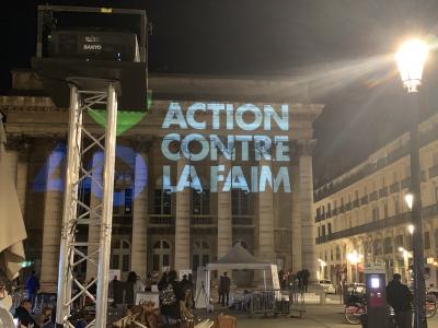 PROJECTION SUR LE THEATRE DE DIJON POUR ACTION CONTRE LA FAIM